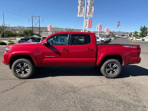 Certified 2019 Toyota Tacoma TRD Sport w/ Technology Package AWD/4WD image 4