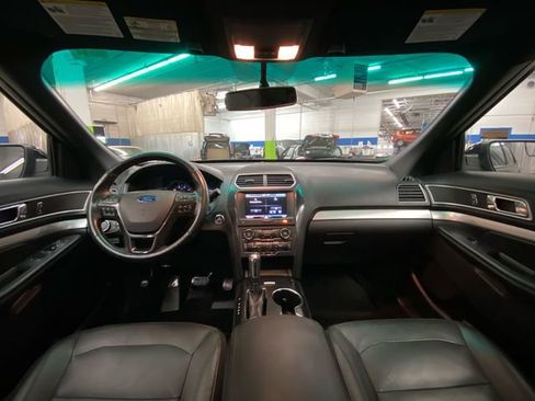 Used 2016 Ford Explorer XLT w/ Equipment Group 202A image 27