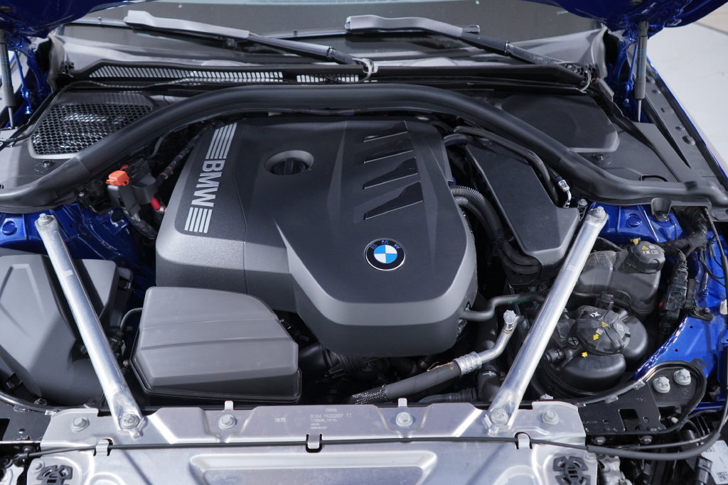 Used 2026 BMW 430i Coupe w/ M Sport Package RWD image 18