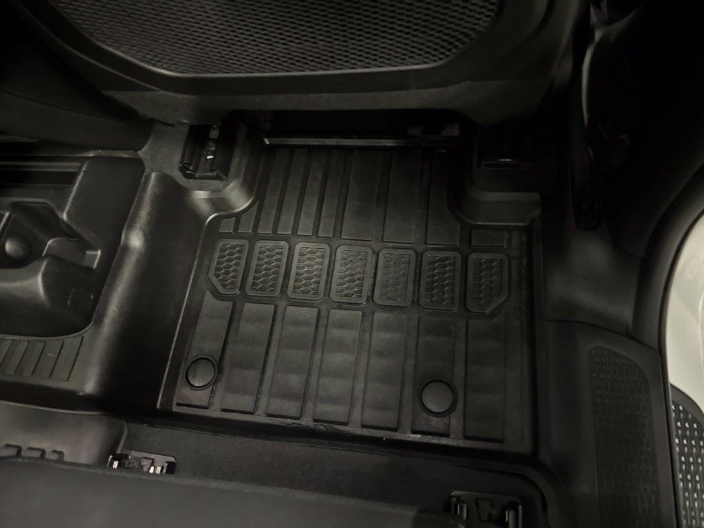 Certified 2023 Jeep Grand Cherokee L Laredo RWD image 20