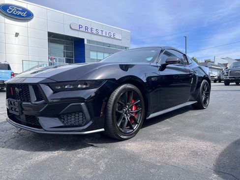 Used 2025 Ford Mustang GT Premium RWD image 5