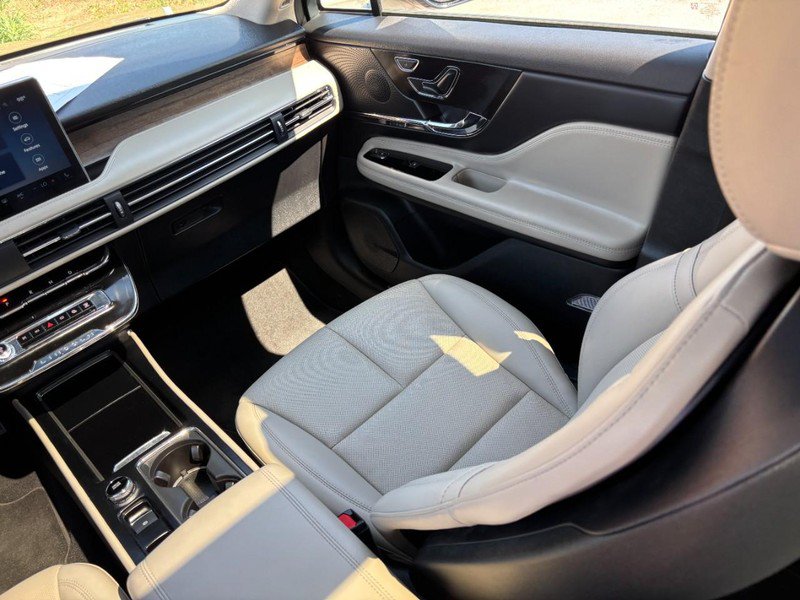 Certified 2025 Lincoln Corsair Grand Touring AWD/4WD image 14