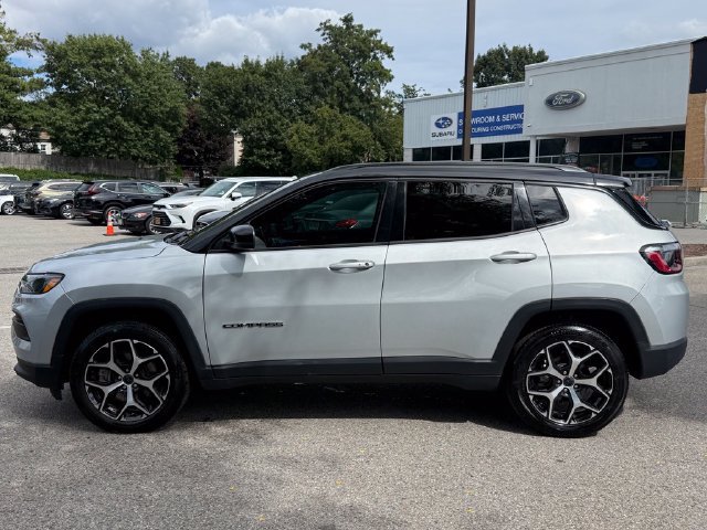 Used 2025 Jeep Compass Limited AWD/4WD image 4