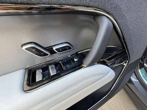 New 2026 Land Rover Range Rover Sport SE AWD/4WD image 12
