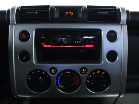 Used 2007 Toyota FJ Cruiser 4WD image 19