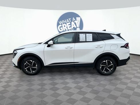 Used 2023 Kia Sportage LX AWD/4WD image 9