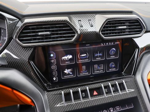 Used 2024 Lamborghini Urus S AWD/4WD image 28