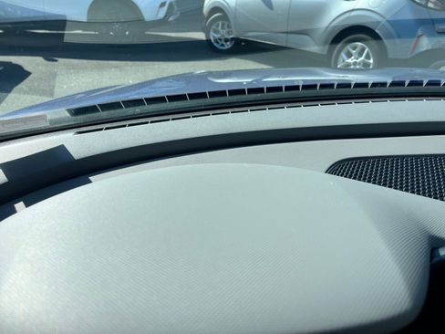 Used 2025 Hyundai Elantra SEL FWD image 35
