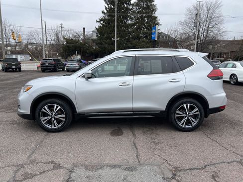 Used 2017 Nissan Rogue SL w/ SL Premium Package image 4