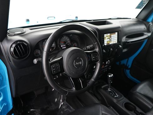 Used 2017 Jeep Wrangler Sahara AWD/4WD image 15