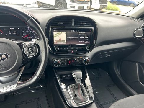 Used 2021 Kia Soul Turbo FWD image 18