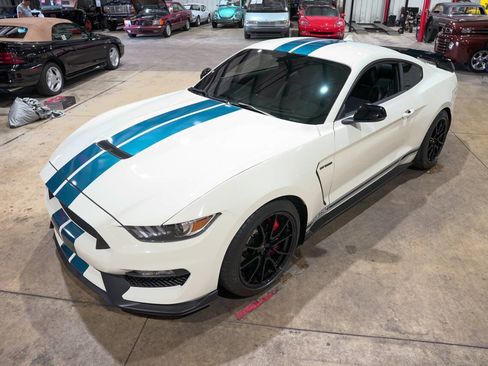 Used 2020 Ford Mustang Shelby GT350 w/ Technology Package RWD image 15