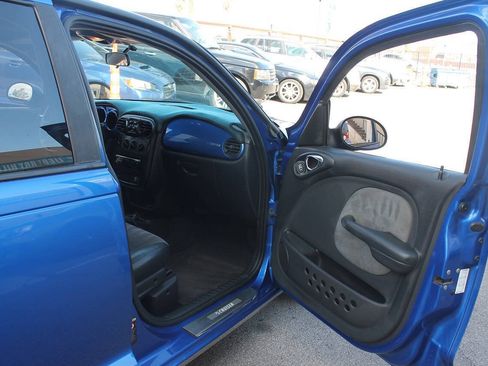 Used 2004 Chrysler PT Cruiser Limited FWD image 31