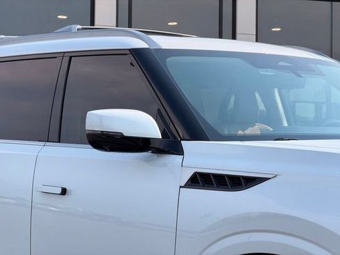 Used 2025 INFINITI QX80 Sensory w/ Exterior Package AWD/4WD image 4
