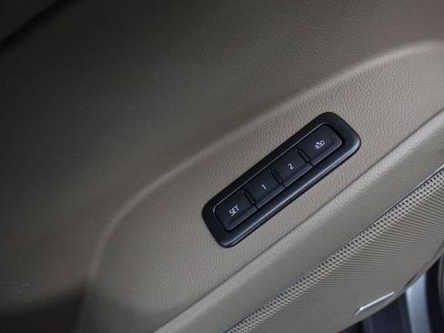 Used 2020 Chevrolet Suburban Premier w/ Premier 6.2L Value Package image 11