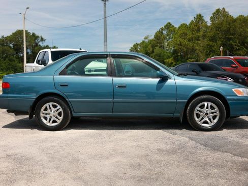 Used 2000 Toyota Camry LE FWD image 13