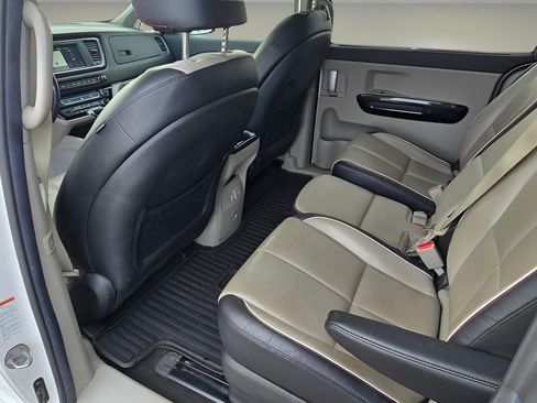 Used 2020 Kia Sedona SX image 15