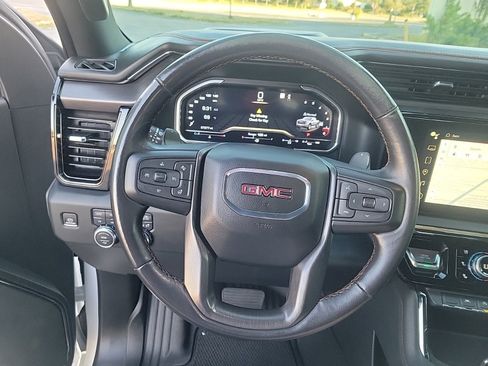 Used 2022 GMC Sierra 1500 AT4 image 25