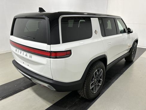 Used 2024 Rivian R1S Adventure AWD/4WD image 5