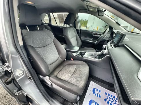 Used 2020 Toyota RAV4 XLE image 26
