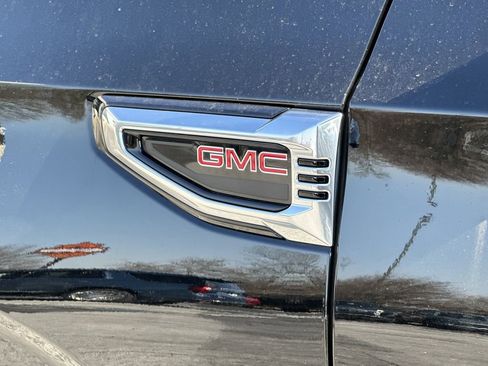 New 2026 GMC Yukon Denali image 38