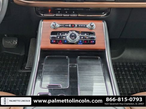 Used 2023 Lincoln Aviator Reserve w/ Equipment Group 201A image 18