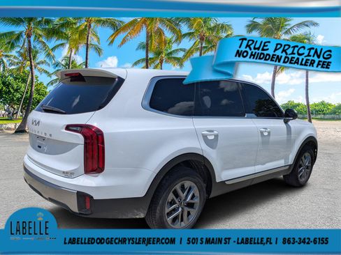 Used 2025 Kia Telluride LX FWD image 3