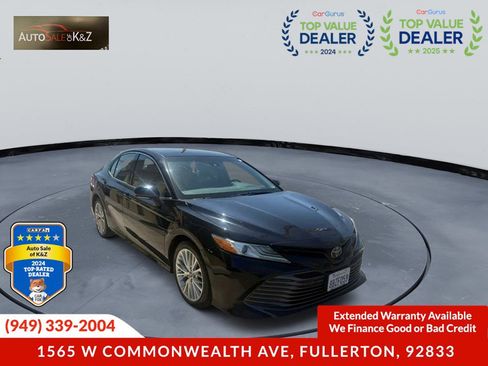 Used 2018 Toyota Camry XLE FWD image 1