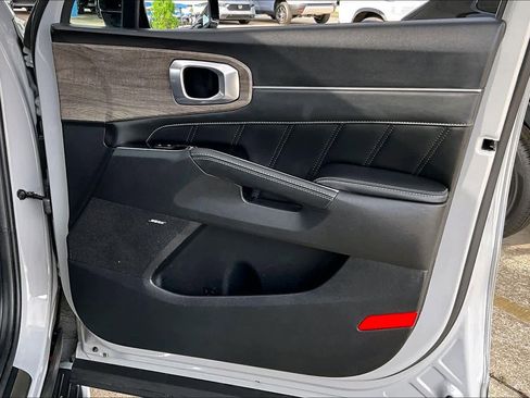 Used 2022 Kia Sorento SX Prestige image 23