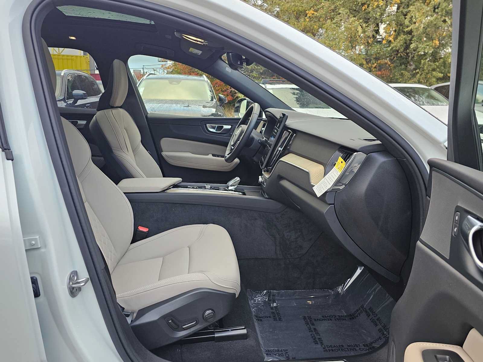Used 2026 Volvo XC60 B5 Plus w/ Climate Package AWD/4WD image 10