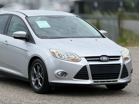 Used 2014 Ford Focus SE w/ Equipment Group 201A FWD image 15