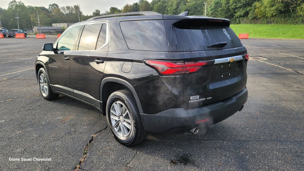 Used 2023 Chevrolet Traverse LT w/ LPO, Cargo Package AWD/4WD image 9
