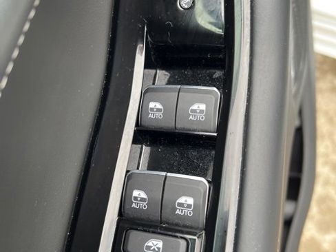 Certified 2023 Jeep Grand Cherokee Overland image 20