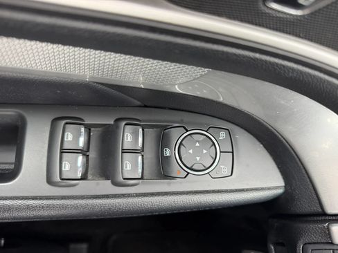 Used 2017 Ford Explorer XLT w/ Equipment Group 202A AWD/4WD image 24