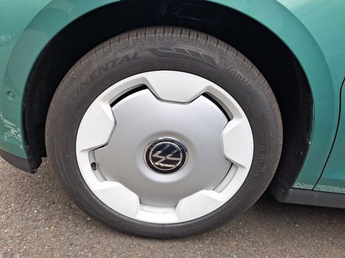 New 2025 Volkswagen ID. Buzz 1st Edition image 4