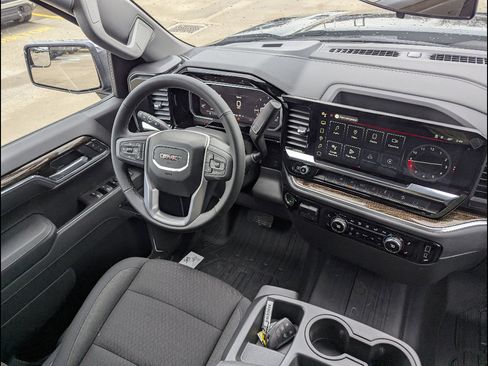 New 2026 GMC Sierra 1500 SLE w/ X31 Off-Road Package image 19