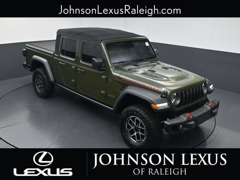 Used 2024 Jeep Gladiator Rubicon w/ Convenience Group AWD/4WD image 24