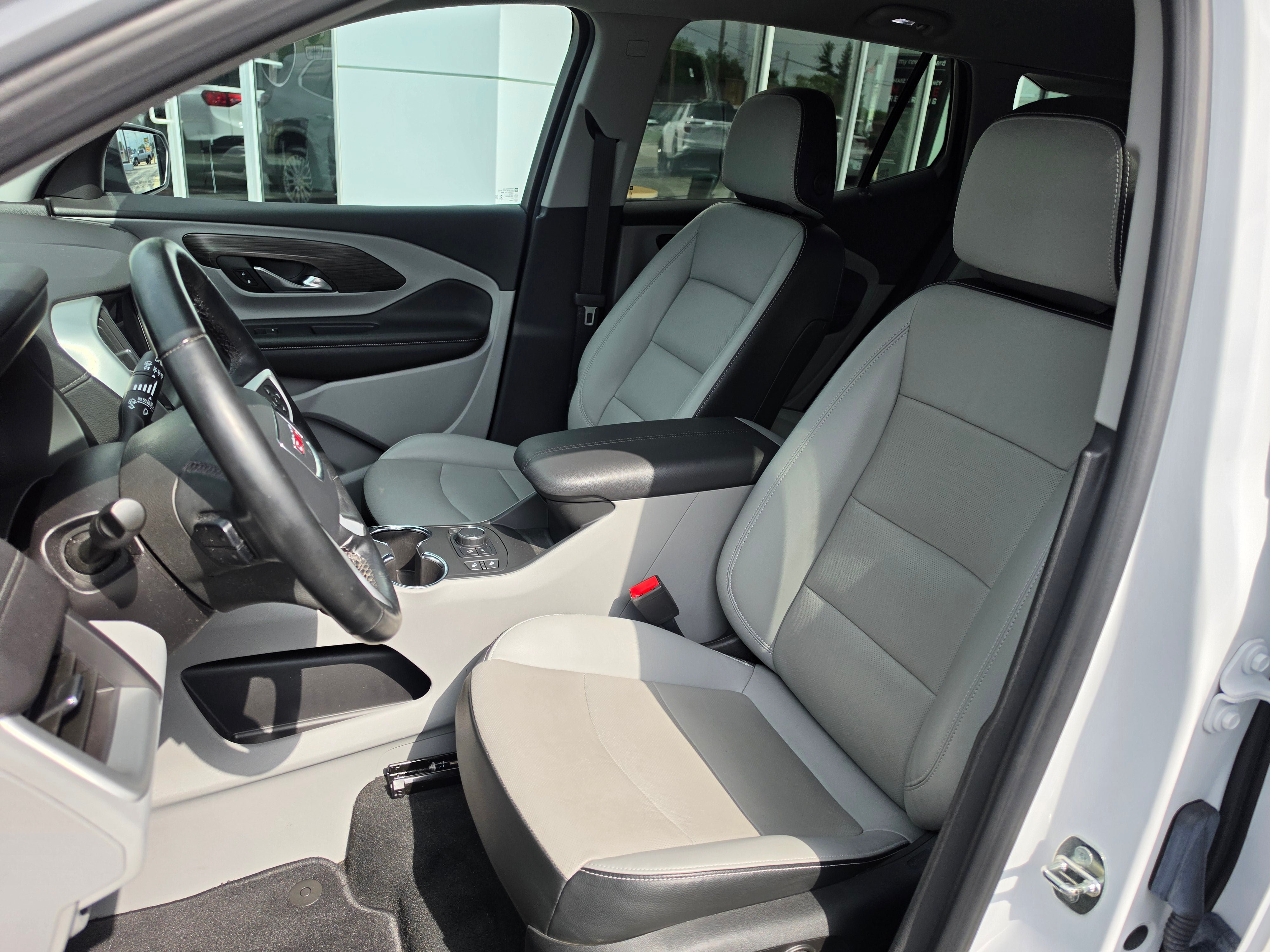 Used 2024 GMC Terrain SLT FWD image 10