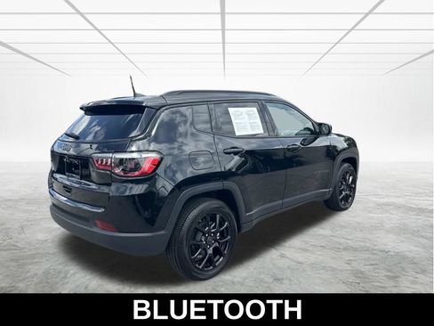 Certified 2025 Jeep Compass Latitude w/ Sun & Sound Group AWD/4WD image 5