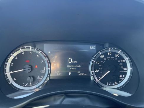 Used 2023 Toyota Highlander XLE AWD/4WD image 16