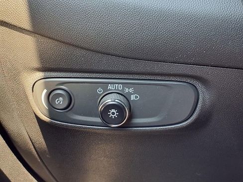 Used 2023 Chevrolet Equinox LT AWD/4WD image 18