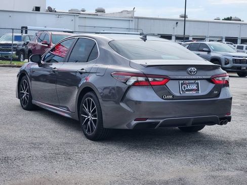Used 2023 Toyota Camry SE FWD image 5