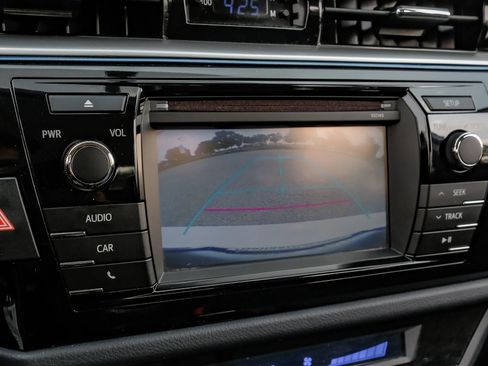 Used 2015 Toyota Corolla S FWD image 23