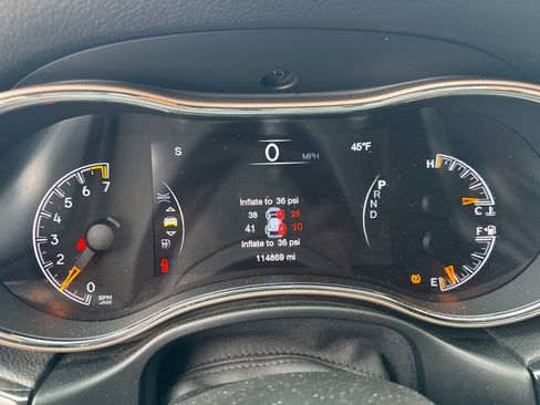 Used 2016 Jeep Grand Cherokee Laredo 75th Anniversary image 29