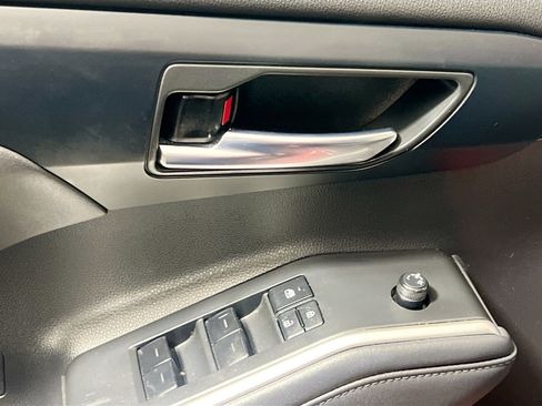 Used 2022 Toyota Highlander XSE image 16