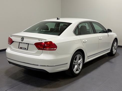 Used 2015 Volkswagen Passat 1.8T SEL Premium image 5