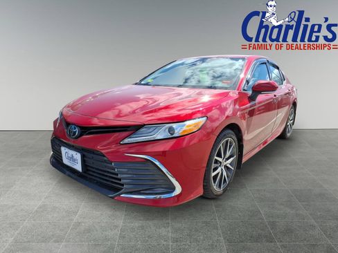 Used 2024 Toyota Camry XLE w/ Cold Weather Package image 1