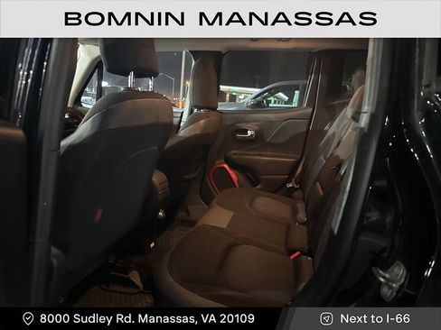 Used 2018 Jeep Renegade Trailhawk w/ UConnect 8.4 Nav Group image 5