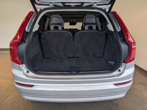 Used 2022 Volvo XC90 T5 Momentum image 5