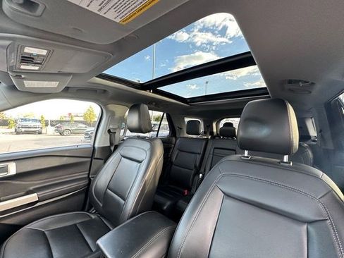 Used 2023 Ford Explorer XLT w/ Equipment Group 202A AWD/4WD image 11